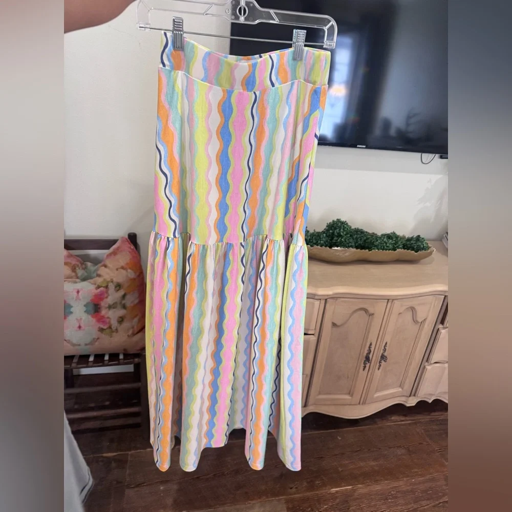 Smith & Quinn Faye Skirt in Summer Spritz color pattern. Size S - Picture 3 of 3